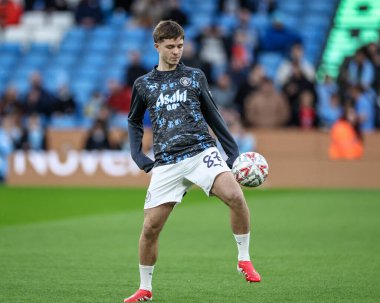 Manchester City 'den James McAtee, 1 Mart 2025 tarihinde Etihad Stadyumu' nda oynanan Emirates FA Cup 5. Raunt karşılaşmasında ısınma turunda Manchester City ile Plymouth Argyle karşılaşacak.