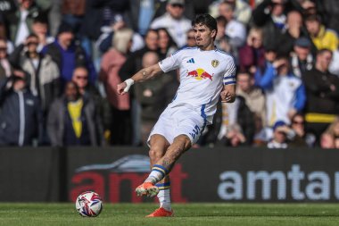Leeds United takımının oyuncusu Pascal Struijk, 1 Mart 2025 tarihinde Leeds United ile West Bromwich Albion arasında oynanan Sky Bet Şampiyonası maçında...