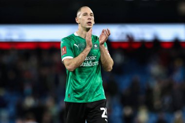 Plymouth Argyle takımından Nikola Kati, 1 Mart 2025 tarihinde Etihad Stadyumu, Manchester City - Plymouth Argyle maçında oynanan 5.