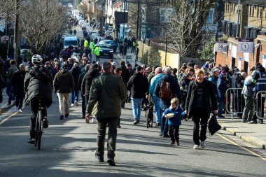 Taraftarlar Selhurst Park 'a, 1 Mart 2025 tarihinde İngiltere' nin başkenti Londra 'daki Selhurst Park' ta oynanan 5.