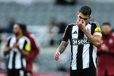 Newcastle United 'dan kederli Bruno Guimares, 2 Mart 2025' te Birleşik Krallık 'taki St. James' s Park, Newcastle 'da oynanan 5. Newcastle United ve Hove Albion karşılaşması sonrasında takımının kaybetmesine tepki gösterdi.