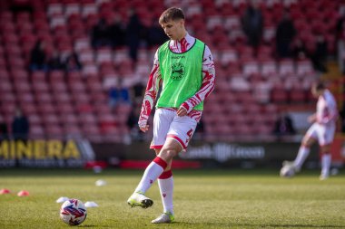 Wrexham AFC takımından Max Cleworth, Wrexham - Bolton Wanderers maçı öncesinde SToK Cae Ras, Wrexham, İngiltere, 1 Mart 2025