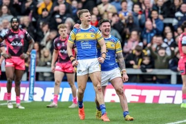 Leeds Rhinos takımından Ash Handley, 2 Mart 2025 'te Leeds Stadyumu' nda oynanan Betfred Süper Lig 3. tur karşılaşmasında Leeds Rhinos ve Castleford Tigers karşılaşmasını kutluyor.