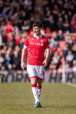 Wrexham AFC 'den Tom O' Connor, Wrexham - Bolton Wanderers maçında 1 Mart 2025 'te SToK Cae Ras, Wrexham, İngiltere
