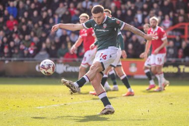 Bolton Wanderers takımından Aaron Morley 1 Mart 2025 'te Wrexham, SToK Cae Ras, Wrexham, İngiltere' de Bolton Wanderers 'a karşı oynuyor.