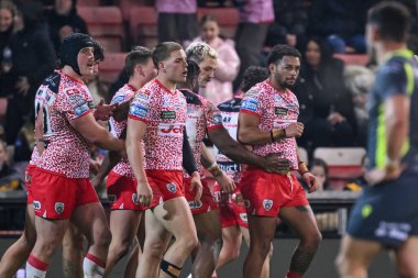 Leigh Leopards takımından Umyla Hanley, 28 Şubat 2025 'te Leigh Spor Köyü' nde oynanan Betfred Süper Lig 3. tur karşılaşmasında Leigh Leopards ve Catalans Dragons maçını kutluyor.