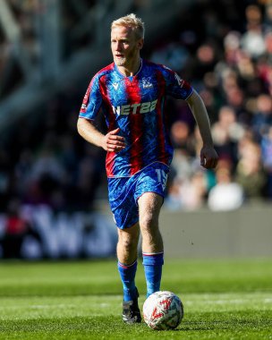 Kristal Saray 'dan Will Hughes, 1 Mart 2025 tarihinde İngiltere' nin Londra kenti Selhurst Park 'ta oynanan 5.