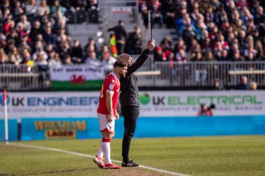 Wrexham AFC 'den Elliot Lee, 1 Mart 2025' te SToK Cae Ras, Wrexham 'da oynanan Wrexham-Bolton Wanderers maçında yedek oyuncu olarak sahaya çıktı.