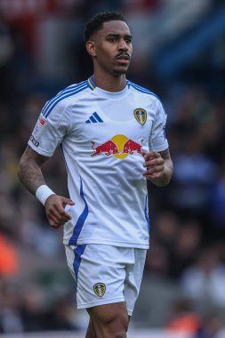 Leeds United takımından Jnior Firpo 1 Mart 2025 'te Leeds, İngiltere' de, Elland Road 'da Leeds United ve West Bromwich Albion maçında karşılaşacak.