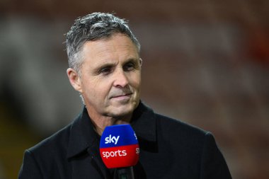 Paul Rowley, Salford Red Devils 'in baş antrenörü, 28 Şubat 2025' te Leigh Spor Köyü, Leigh, İngiltere 'de oynanan Betfred Süper Lig 3. tur maçında Leigh Leopards ve Catalans Dragons maçında yer alan gökyüzü uzmanı.