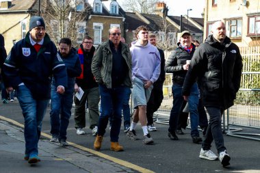 Taraftarlar Selhurst Park 'a, 1 Mart 2025 tarihinde İngiltere' nin başkenti Londra 'daki Selhurst Park' ta oynanan 5.