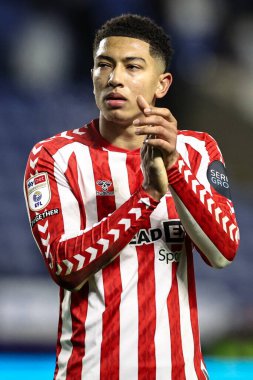 Sunderland 'dan Jobe Bellingham 28 Şubat 2025' te İngiltere 'nin Sheffield kentinde Çarşamba günü oynanan Sunderland maçında taraftarları alkışlıyor.