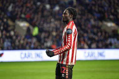 Sunderland 'dan Eliezer Mayenda, 28 Şubat 2025' te Sheffield Çarşamba günü Hillsborough, Sheffield, İngiltere 'de oynanan Sky Bet Şampiyonası karşılaşmasında taraftarlarla 1-2 yapma hedefini kutluyor.