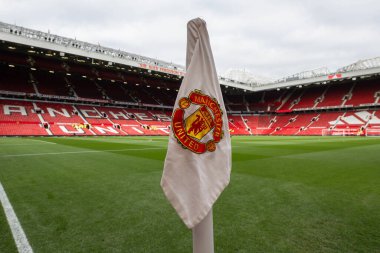 Old Trafford ve köşe bayrağı Home of Manchester United 'ın genel görünümü, 2 Mart 2025 tarihinde Birleşik Krallık Old Trafford, Manchester, İngiltere' de oynanan 5.