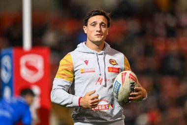 Katalan Ejderhaları 'ndan Franck Maria 28 Şubat 2025' te Leigh Spor Köyü, Leigh, İngiltere 'de oynanan Betfred Süper Lig 3. tur karşılaşmasında Leigh Leopards ve Catalans Dragons maçının öncesinde ısındı.