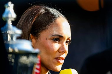 Alex Scott MBE, 1 Mart 2025 tarihinde İngiltere 'nin Selhurst Park kentinde oynanan 5. Raundda oynanan Emirlikler Kupası karşılaşması öncesinde BBC hakkında yorum yaptı.