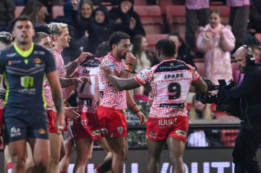 Leigh Leopards takımından Umyla Hanley, 28 Şubat 2025 'te Leigh Spor Köyü' nde oynanan Betfred Süper Lig 3. tur karşılaşmasında Leigh Leopards ve Catalans Dragons maçını kutluyor.
