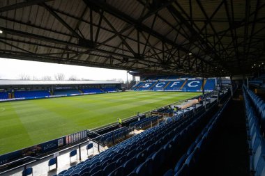 Stockport County 'nin başkenti Edgeley Park Stadyumu' nun 1 Mart 2025 'te Stockport' ta oynanan Stockport County - Blackpool maçındaki genel görüntüsü.
