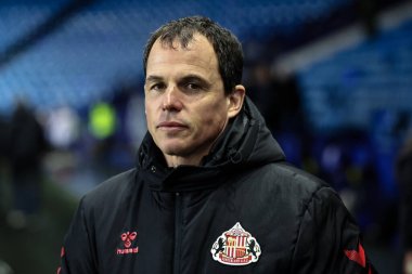 Sunderland 'ın yöneticisi Regis Le Bris, 28 Şubat 2025' te Sheffield Wednesday-Sunderland maçında İngiltere 'nin başkenti Hillsborough' a geldi.