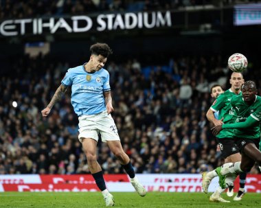 Manchester City 'den Nico O' Reilly, Birleşik Krallık Etihad Stadyumu 'nda 1 Mart 2025 tarihinde oynanan 5.