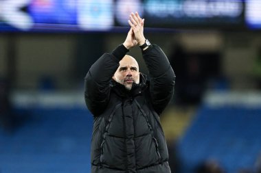 Manchester City 'nin Plymouth teknik direktörü Plymouth taraftarlarını 1 Mart 2025 tarihinde Etihad Stadyumu, Manchester City - Plymouth Argyle maçında oynanan 5.