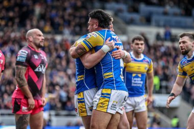 Leeds Rhinos takımından Keenan Palasia, 2 Mart 2025 tarihinde Leeds Stadyumu 'nda oynanan Betfred Süper Lig 3. tur karşılaşmasında Leeds Rhinos ve Castleford Tigers maçını kutluyor.