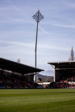 Wrexham, Wrexham ile Bolton Wanderers arasında 1 Mart 2025 'te SToK Cae Ras, Wrexham, İngiltere' de oynanan karşılaşma öncesinde Genel Görünüm