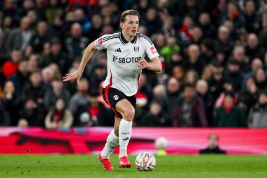 Fulham 'dan Sander Berge, 2 Mart 2025 tarihinde Manchester United ile Old Trafford, Manchester, Birleşik Krallık' ta oynanan 5.