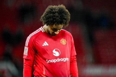 Manchester United 'dan Joshua Zirkzee, Birleşik Krallık' ın Old Trafford kentinde oynanan 5. Raund Manchester United - Fulham maçının ardından 2 Mart 2025 'te oynanan yenilgi üzerine üzgün görünüyor.
