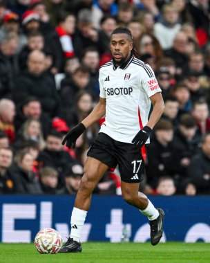 Fulham 'dan Alex Iwobi, 2 Mart 2025 tarihinde Birleşik Krallık' ın Old Trafford kentinde oynanan 5. Raund Manchester United - Fulham karşılaşmasında topla bir çıkış yaptı.