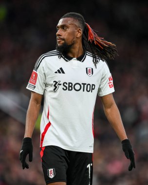 Fulham 'dan Alex Iwobi, Birleşik Krallık' ın Old Trafford kentinde oynanan 5. tur karşılaşmasında Manchester United 'a karşı Fulham, 2 Mart 2025