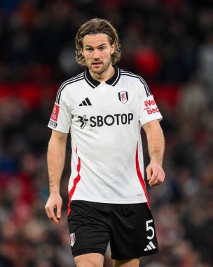 Fulham 'dan Joachim Andersen, 2 Mart 2025 tarihinde Birleşik Krallık' ın Manchester United ile Old Trafford maçında oynanan 5.