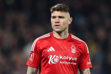 Nottingham Ormanı 'ndan Morato, Birleşik Krallık' ın başkenti Nottingham 'da oynanan 5. tur karşılaşmasında Nottingham Forest, Ipswich Town' a karşı.