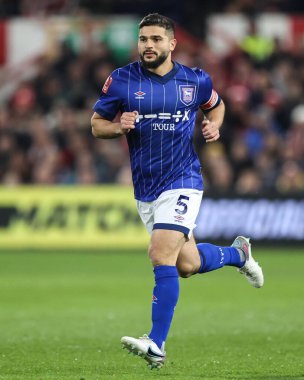 Ipswich Town 'dan Sam Morsy, Birleşik Krallık' ın başkenti Nottingham 'da oynanan 5. tur karşılaşmasında Nottingham Forest, Ipswich Town' a karşı.