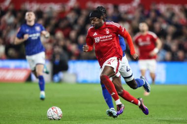 Nottingham Ormanı 'ndan Anthony Elanga, 3 Mart 2025 tarihinde Nottingham City Ground, Nottingham, İngiltere' de oynanan 5.