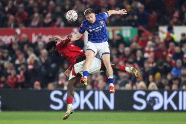 Nottingham Ormanı 'ndan Ola Aina ve Ipswich Town' dan Liam Delap, Birleşik Krallık 'ın başkenti Nottingham' da oynanan 5.