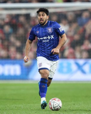 Ipswich Town 'dan Massimo Luongo, Birleşik Krallık' ın Nottingham şehrinde oynanan 5 'inci turda oynanan Nottingham Forest' a karşı Ipswich Town karşılaşmasında, 3 Mart 2025