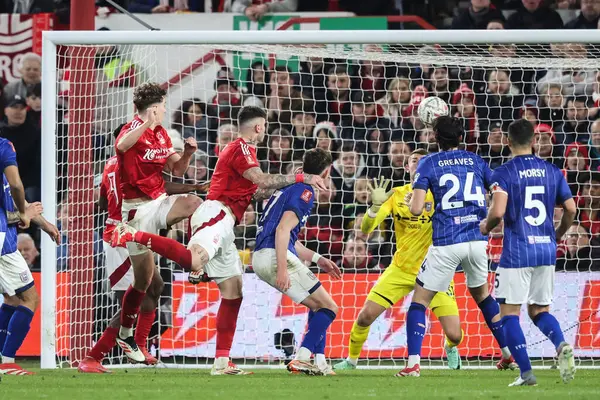 Nottingham Ormanı 'ndan Ryan Yates, 3 Mart 2025' te Nottingham City Ground, Nottingham, İngiltere 'de oynanan 5.