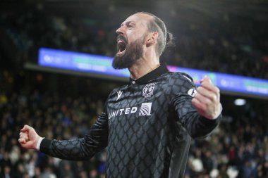 Wrexham 'dan Steven Fletcher, 4 Mart 2025' te İngiltere 'nin Huddersfield Stadyumu' ndaki Huddersfield Town-Wrexham maçında 1-0 'lık skorla gol attıktan sonra kutluyor.