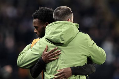 Hull City 'nin Rubn Sells teknik direktörü Hull City' den Ebu Kamara, Hull City 'nin 4 Mart 2025' te MKM Stadyumu 'nda oynanan Sky Bet Şampiyonası maçında yerini aldı.