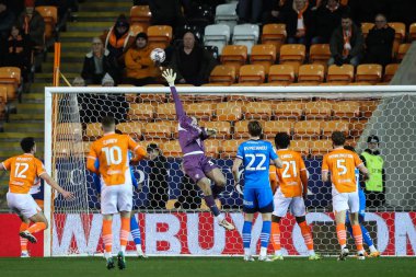 Blackpool 'dan Harry Tyrer, 4 Mart 2025' te Bloomfield Road, Blackpool 'da oynanan Blackpool-Peterborough United maçında şut kaydetti.