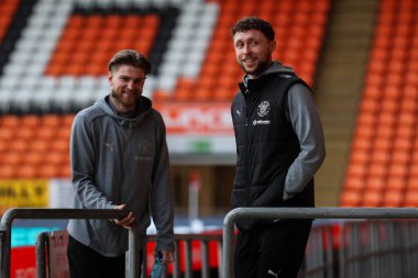 Blackpool takımından Matthew Pennington, Blackpool Road, Blackpool, Birleşik Krallık 'ta oynanan Blackpool-Peterborough maçı öncesinde geldi.