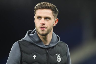 Wrexham 'dan Ryan Barnett, 4 Mart 2025' te İngiltere 'nin Huddersfield Stadyumu' nda oynanan Huddersfield Town-Wrexham maçı öncesinde stadyuma geldi.