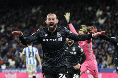 Wrexham 'dan Steven Fletcher, 4 Mart 2025' te İngiltere 'nin Huddersfield Stadyumu' ndaki Huddersfield Town-Wrexham maçında 1-0 'lık skorla gol attıktan sonra kutluyor.