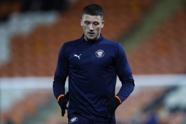 Blackpool 'dan Oliver Casey, maç öncesi ısınma maçında Blackpool - Peterborough United maçında Bloomfield Road, Blackpool' da, 4 Mart 2025