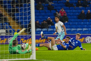 Cardiff City kalecisi Ethan Horvath, 4 Mart 2025 'te Cardiff City Stadyumu' nda oynanan Sky Bet Şampiyonası karşılaşmasında Burnley 'li Marcus Edwards' ın attığı şutu kurtardı.