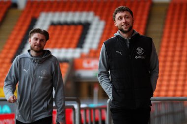 Blackpool takımından Matthew Pennington, Blackpool Road, Blackpool, Birleşik Krallık 'ta oynanan Blackpool-Peterborough maçı öncesinde geldi.