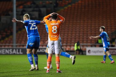 Blackpool 'dan Albie Morgan, 4 Mart 2025' te Bloomfield Road, Blackpool 'da oynanan Blackpool-Peterborough United maçında kaçırılan şansa tepki gösterdi.