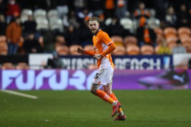 Blackpool takımından Hayden Coulson 4 Mart 2025 'te Bloomfield Road, Blackpool' da Blackpool-Peterborough United maçında