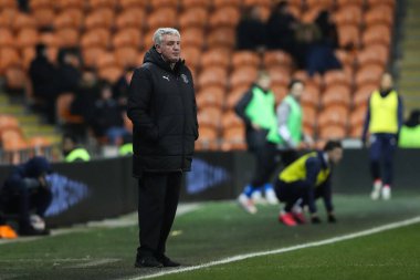 4 Mart 2025 'te Bloomfield Road, Blackpool' da oynanan Blackpool-Peterborough United maçında Blackpool 'un baş antrenörü Steve Bruce